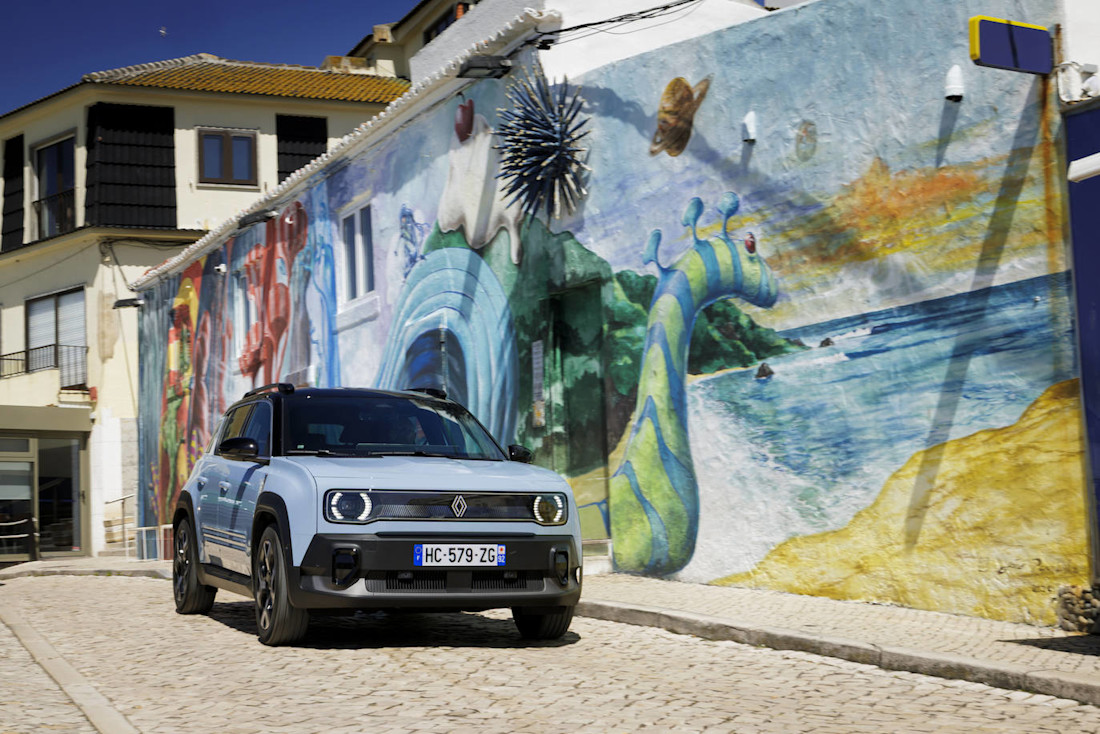 Renault-4-e-tech-2025 (21).jpg