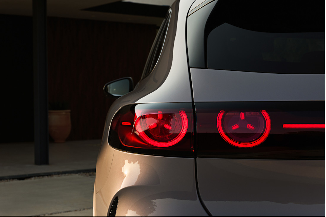 Mercedes-GLC-detalletrasera.jpg