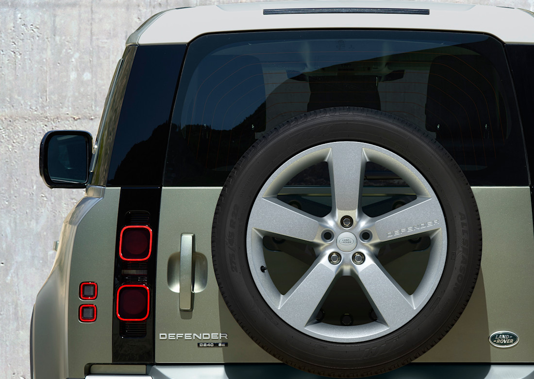 nuova_land_rover_defender_retro.jpg