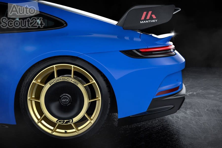2022-porsche-911-gt3-mr_100819888_h.jpg