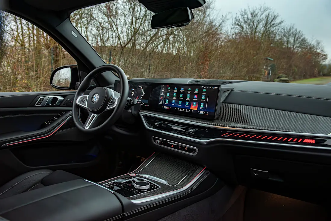 bmw-x5-m60i-xdrive-2025-cockpit