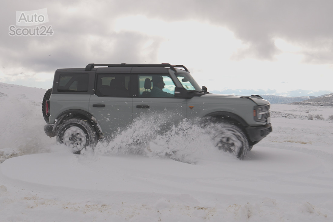 Ford-Bronco-2024-nieve (1).jpg
