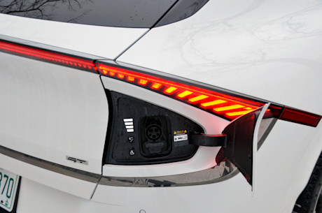 Editorial 2023 kia ev6 gt 13 va fr