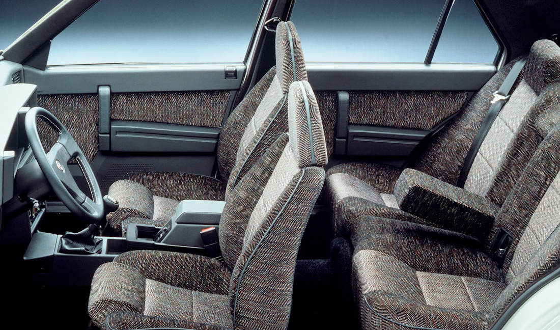 alfa-romeo-75-seats