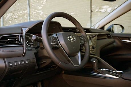Editorial 2020 toyota camry hybrid xle 18 di