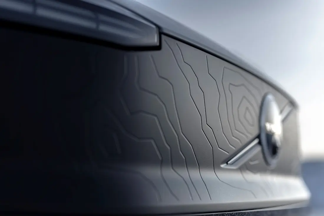 339668 Volvo EX30 Cross Country