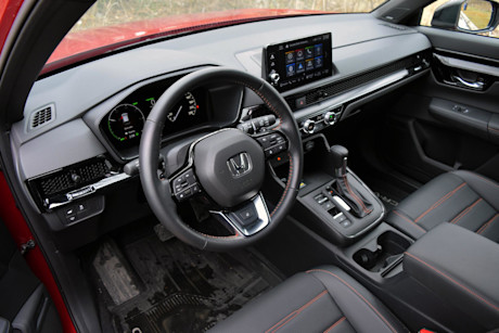 Editorial 2023 honda cr v touring hybrid 230619 15 sha
