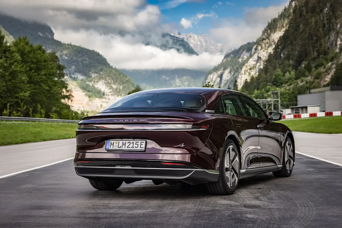 Lucid Air Pure RWD Zenith Red (10) Lucid Air Pure RWD Zenith Red (10)