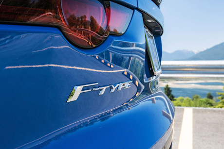 Editorial 2018 jaguar f type svr coupe 16 bm