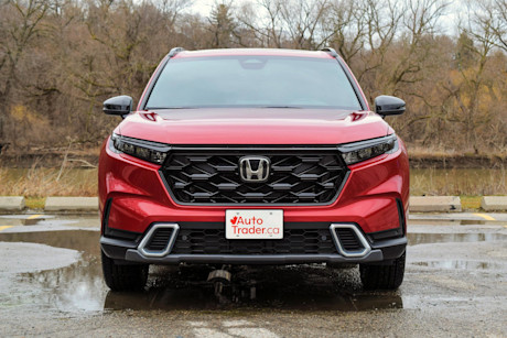 Editorial 2023 honda cr v touring hybrid 230619 01 sha