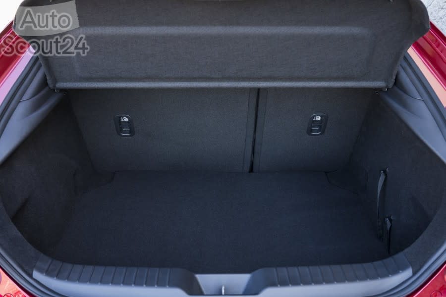 Mazda-3-2019-1280-95.jpg