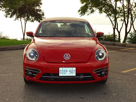 Editorial 2018 volkswagen convertible coast edition 03 jb