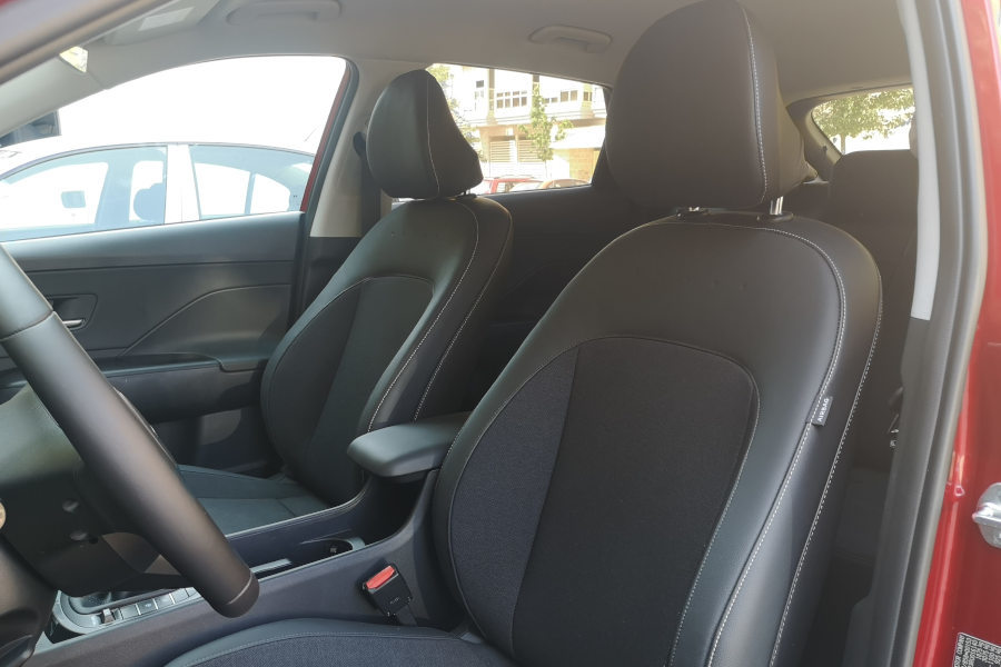 hyundai-kona-2023-1-0-mhev-tecno-review-autoscout24 (37).jpg
