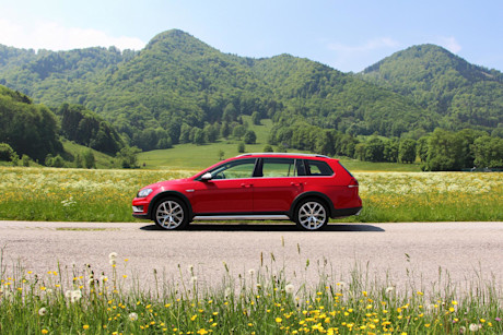 Editorial 2016 volkswagen golf alltrack jy 17