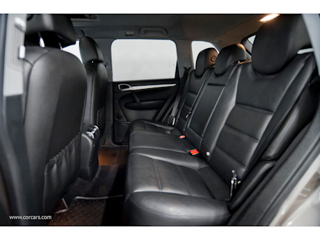 Editorial 2005 porsche cayenne safari fotw cd 250515 11