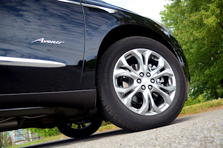 Essai routier : Buick Enclave Avenir 2018 Body Image