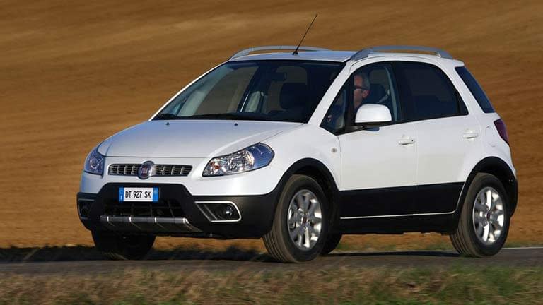 vedere din fata Fiat Sedici