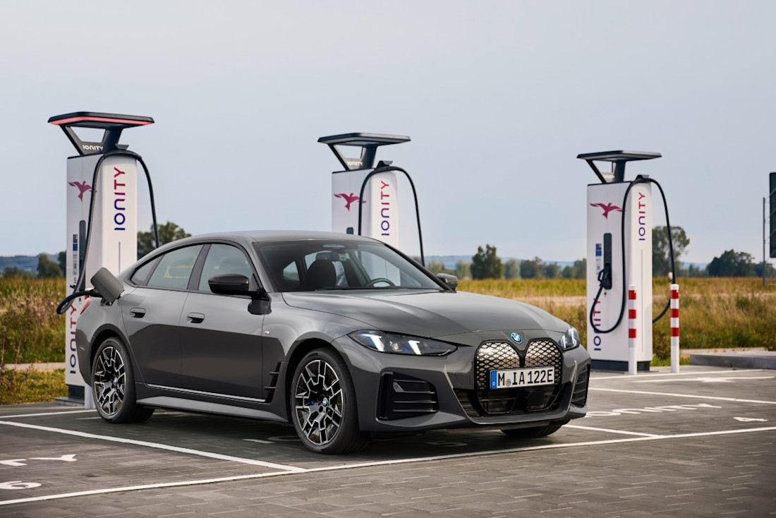 P90546604_lowRes_the-new-bmw-i4-e-dri