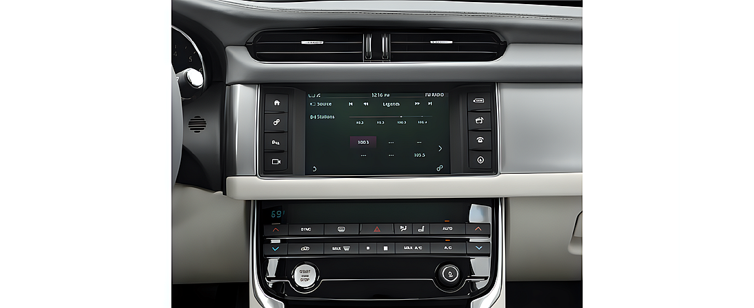 Jaguar XF 2018 24