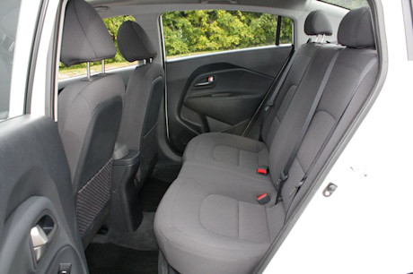 Editorial 2012 kia rio sedan cc 009 7241