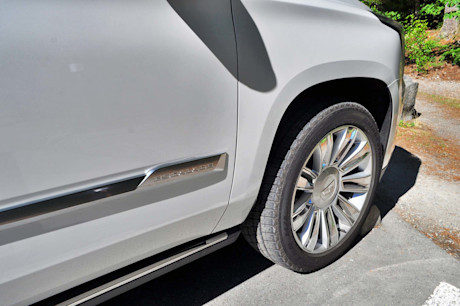 Editorial 2017 cadillac escalade esv platinum 09 mb