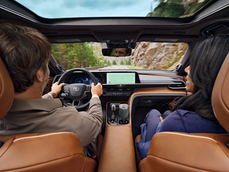 Editorial 2025 toyota crown signia 003 scaled