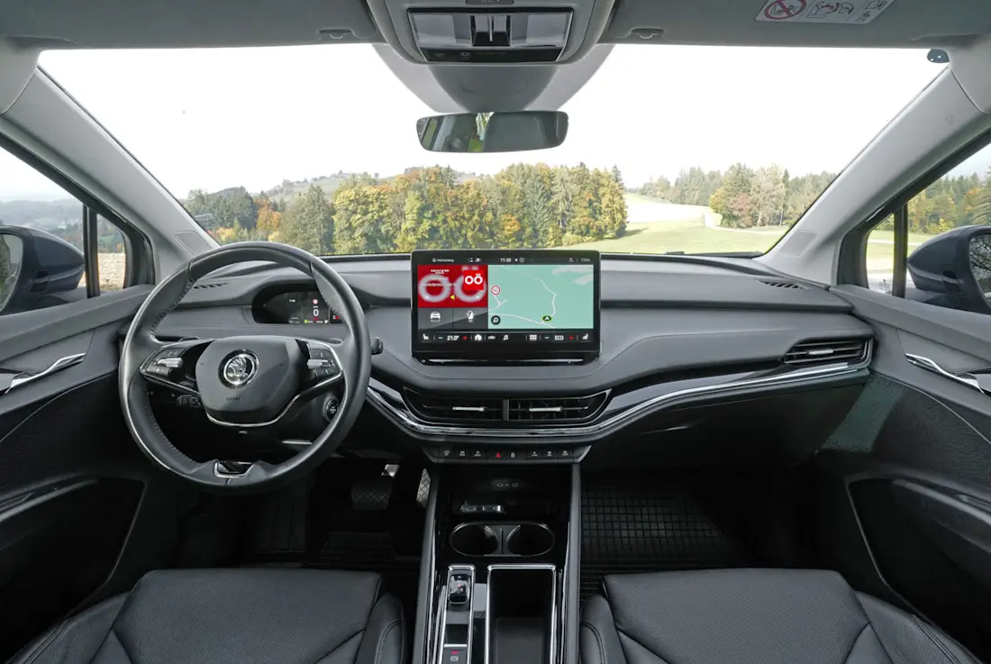 3 skoda-enyaq-iv-80-cockpit