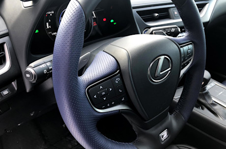 Lexus UX 250h 2022 : essai routier Image