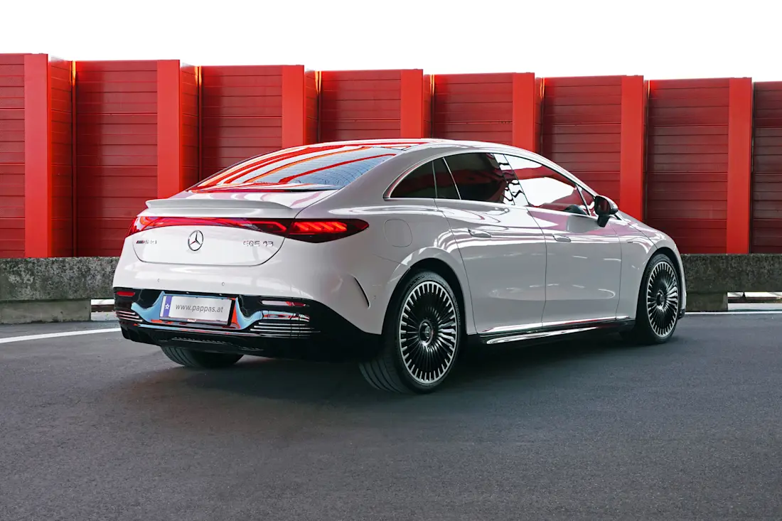 4 mercedes-amg-eqe-43-4matic-2022-heck-schraeg