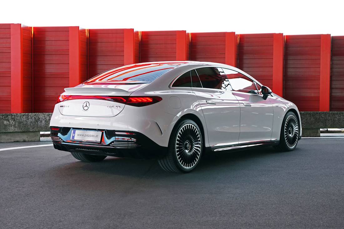 4 mercedes-amg-eqe-43-4matic-2022-heck-schraeg