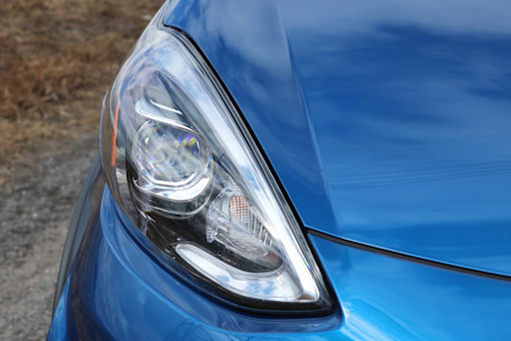 Editorial 2019 toyota prius c technology 13 jm