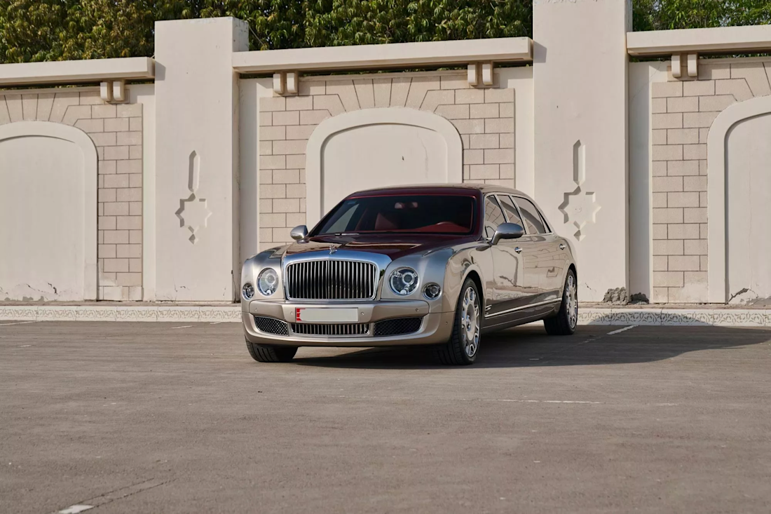 Bentley-Mulsanne-Grand-Limousine (1).jpg