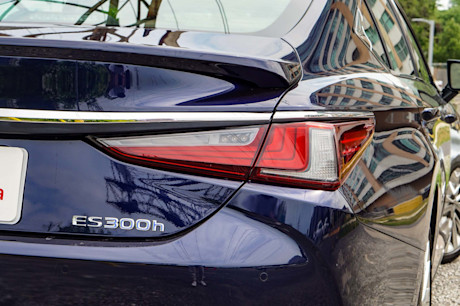 Editorial 2020 lexus es 300h 12 jl