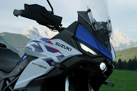 13 suzuki-sv-7gx-2026-scheinwerfer