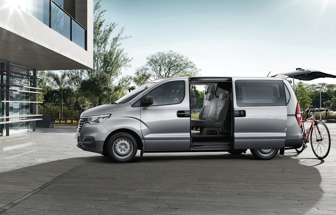 hyundai-h1-travel-side