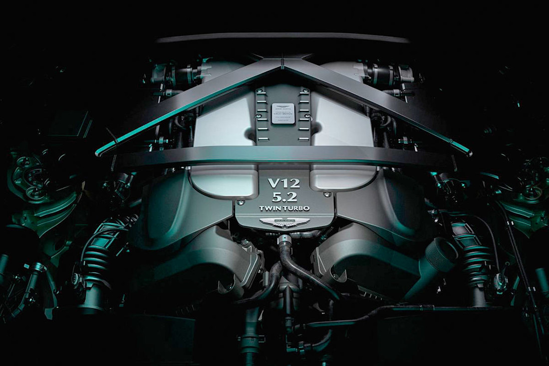 Aston Martin Vantage V12 2023 (3).jpg