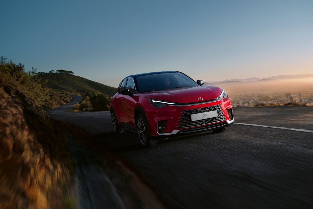 Lexus LBX debütiert als edler Toyota Yaris Cross