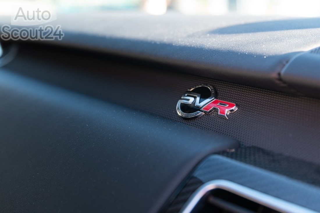 Jaguar-Land Rover SV - 3000px-22.jpg