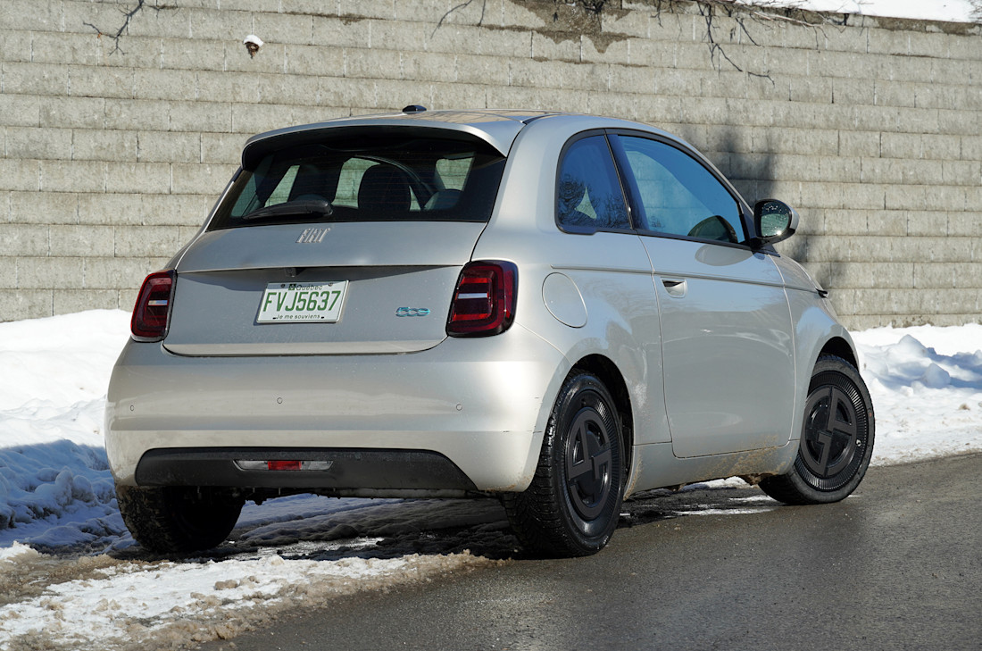 2025 Fiat 500e Griogio Armani - TD - VA - 260404 - 3.jpg