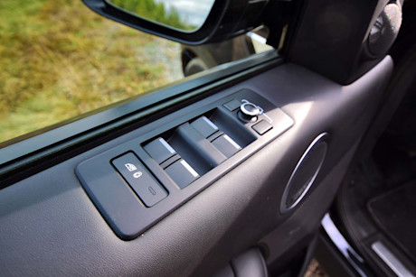 Editorial 2018 land rover discovery hse luxury td6 39 jp