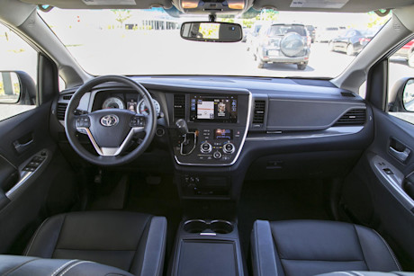Editorial 2015 toyota sienna se v6 8 passenger fwd jw 10