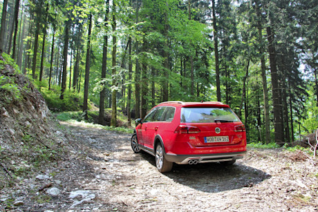 Editorial 2016 volkswagen golf alltrack jy 19