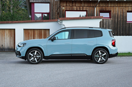3 mercedes-benz-glb-250+-eq-2026-seite