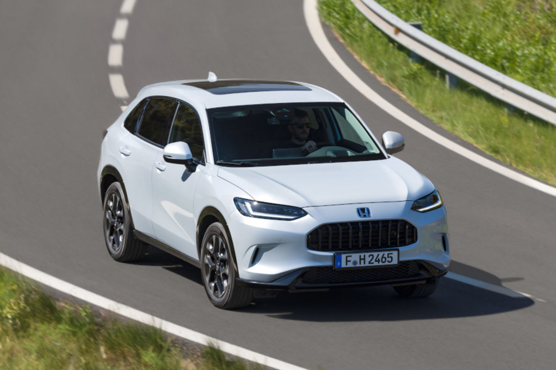 Honda ZR-V White-32.jpg