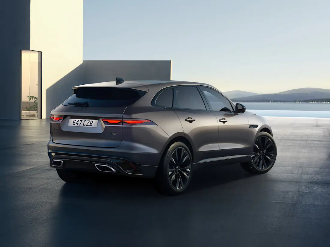 Jaguar F-Pace 300 & 400 Sport (2022) statisch, achteraanzicht