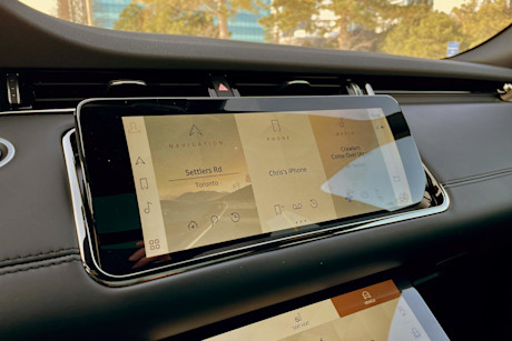 Editorial 2022 land rover range rover evoque p250 bronze collection 28 ct