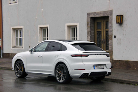 Editorial 2020 porsche caynne coupe turbo 08 dw