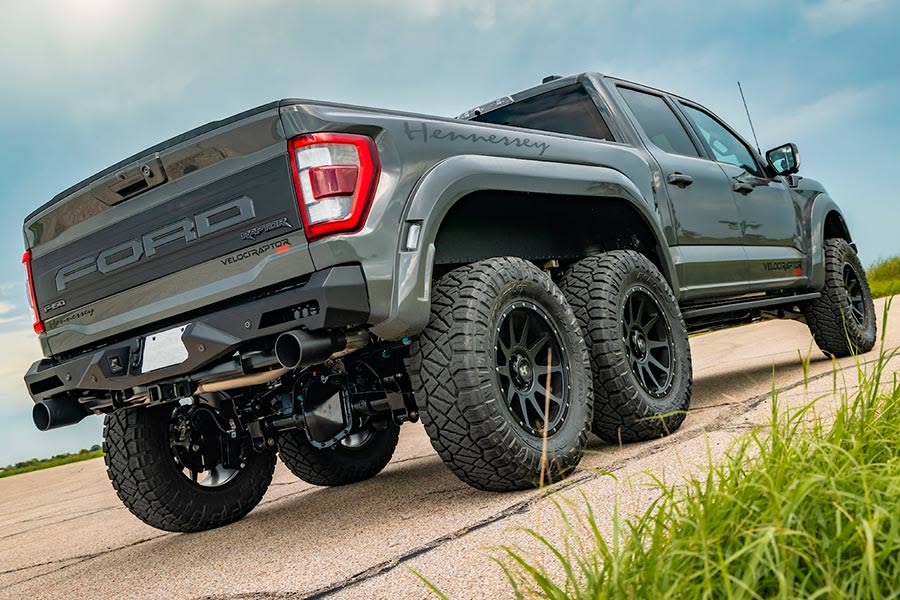 Hennessey-VelociRaptor-6x6-F-150 (2).jpg