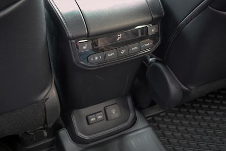 Editorial 2022 toyota highlander limited platinum 41 jm