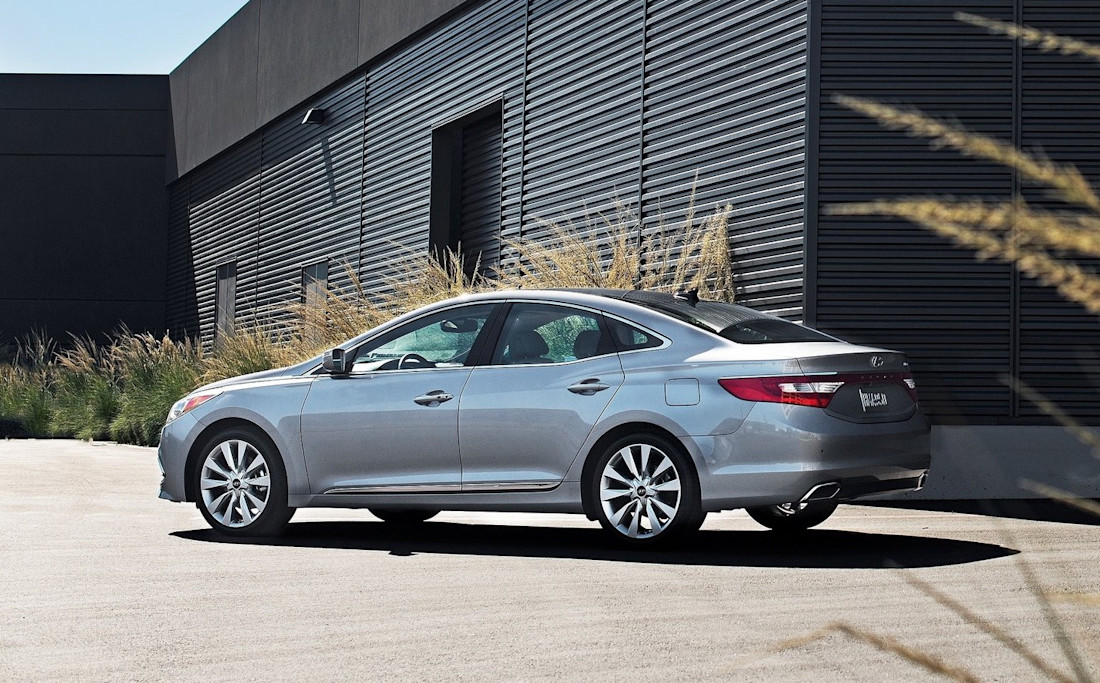 hyundai-azera-back